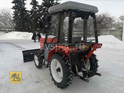 Минитрактор Уралец 254 с кабиной КПП с реверсом